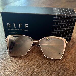 Diff Eyewear Black and Gold Sunglasses